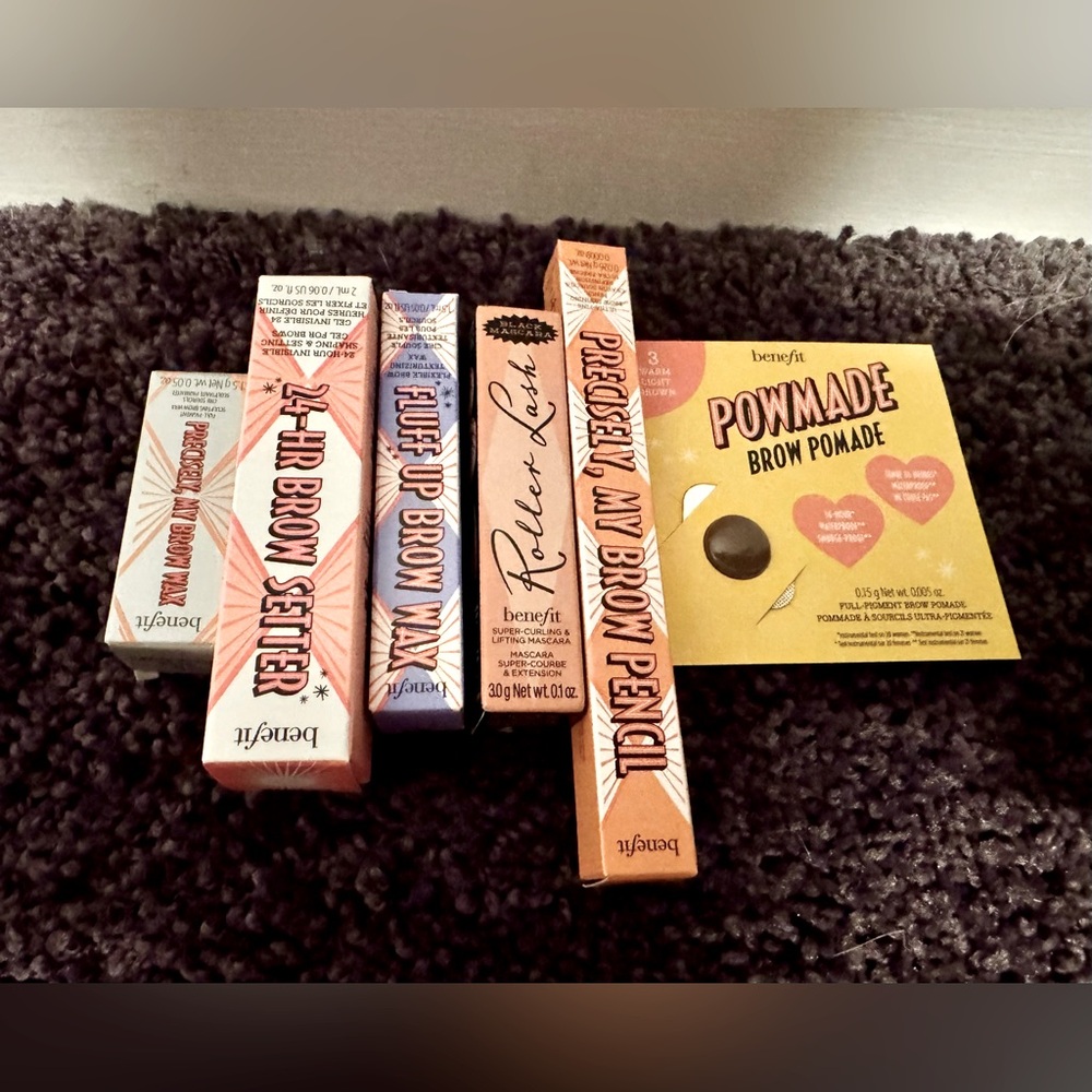 Benefit Cosmetics brow bundle in dark brown